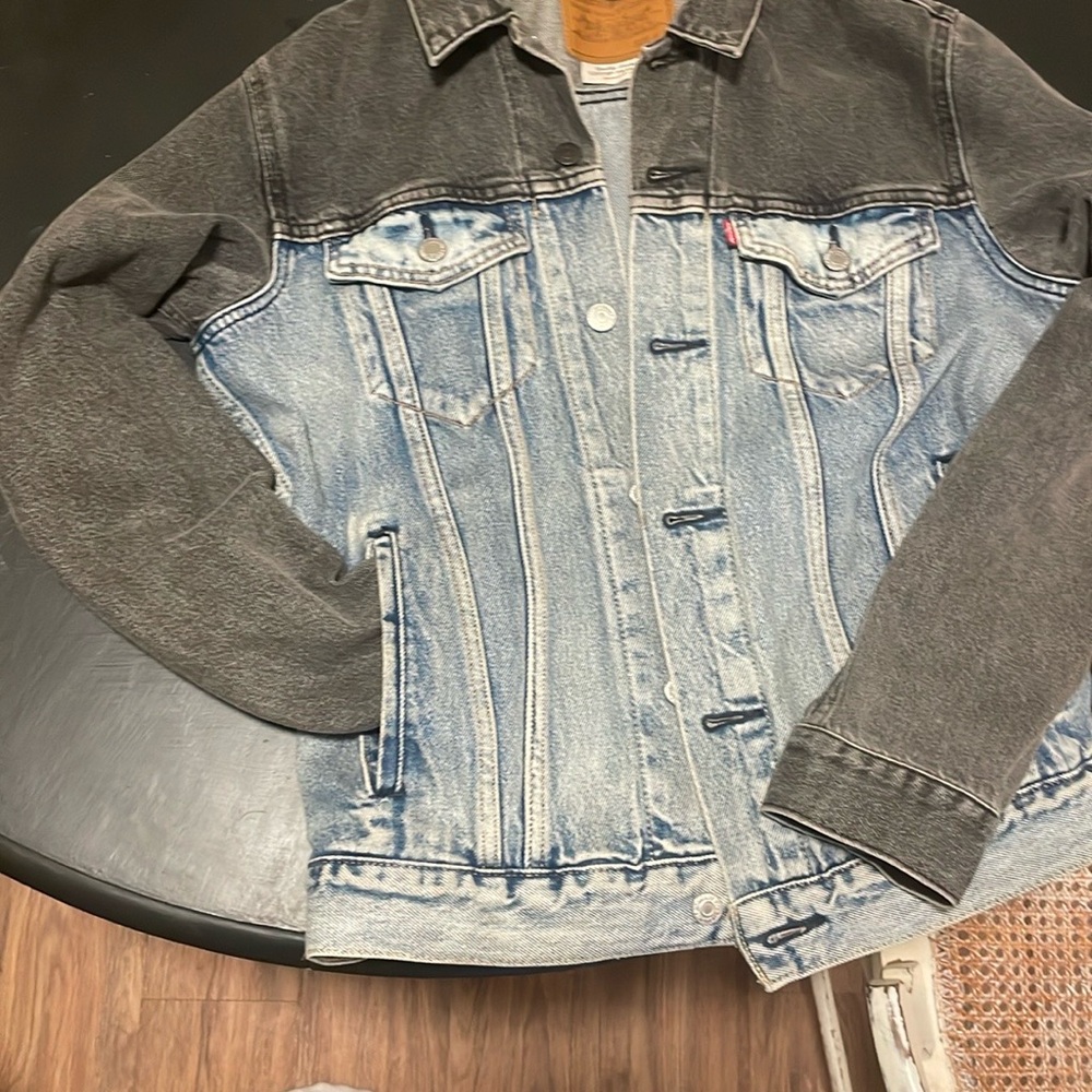 Levi's men’s M Charcoal grey and Light Blue Denim color block Jacket